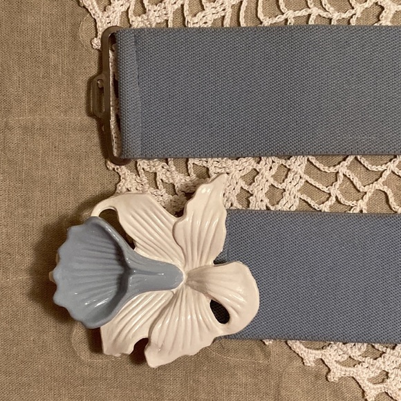 Vintage 80s Stretch Belt With Flower Buckle - Picture 6 of 13